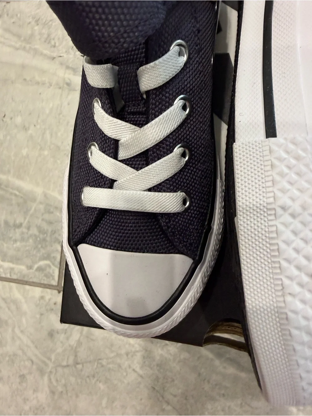 New boys Sz 12 Converse High Top Shoes No tie